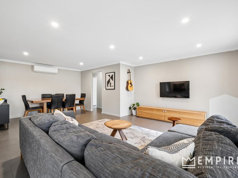 2/8 Doust Street, Hilton WA 6163