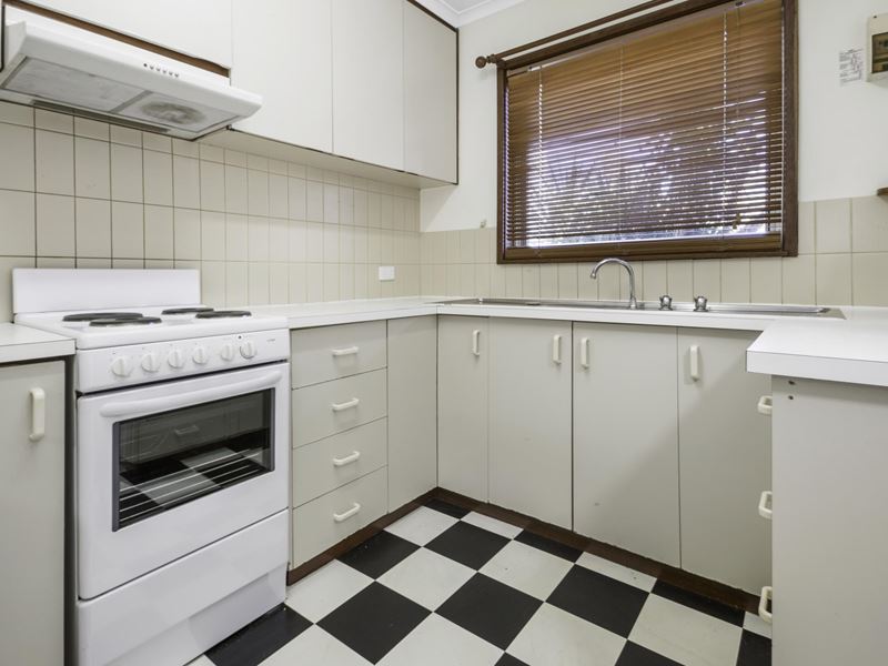 1/8 Leeds Close, Millars Well