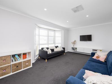 31 Bougainvillea Avenue, Forrestfield WA 6058