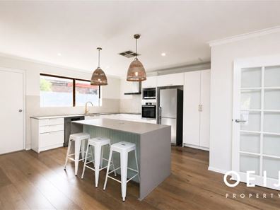16 More Crescent, Bull Creek WA 6149