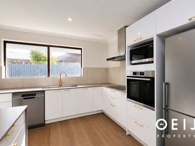 16 More Crescent, Bull Creek WA 6149
