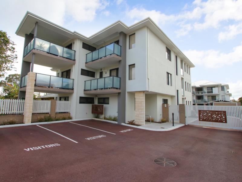 2/3 Beverley Road, Cloverdale WA 6105