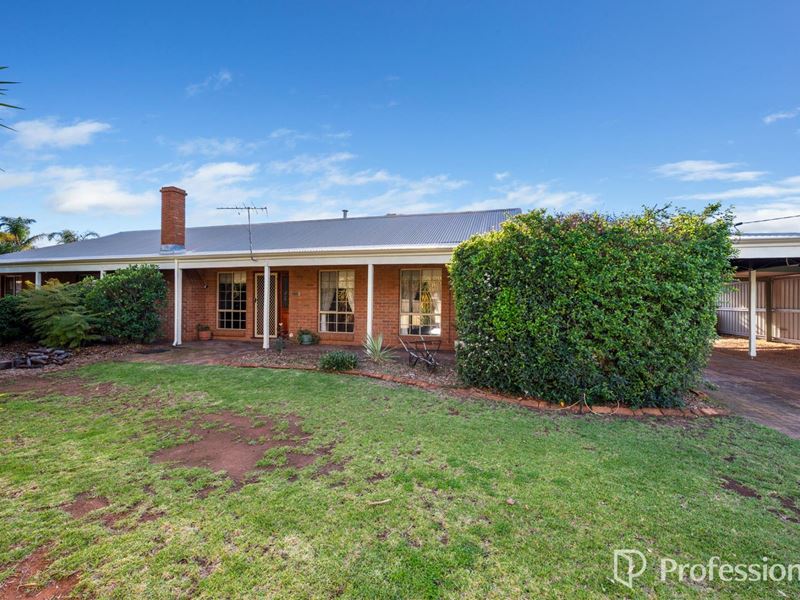 9 Kyle Place, Hannans WA 6430