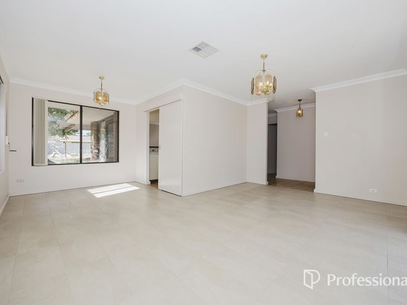 44 Coronata Way, Mirrabooka