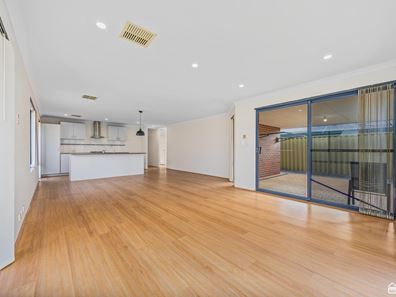 10 Clover Approach, Seville Grove WA 6112
