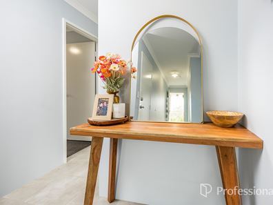 8 Anomia Road, Jindalee WA 6036