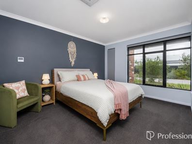 8 Anomia Road, Jindalee WA 6036