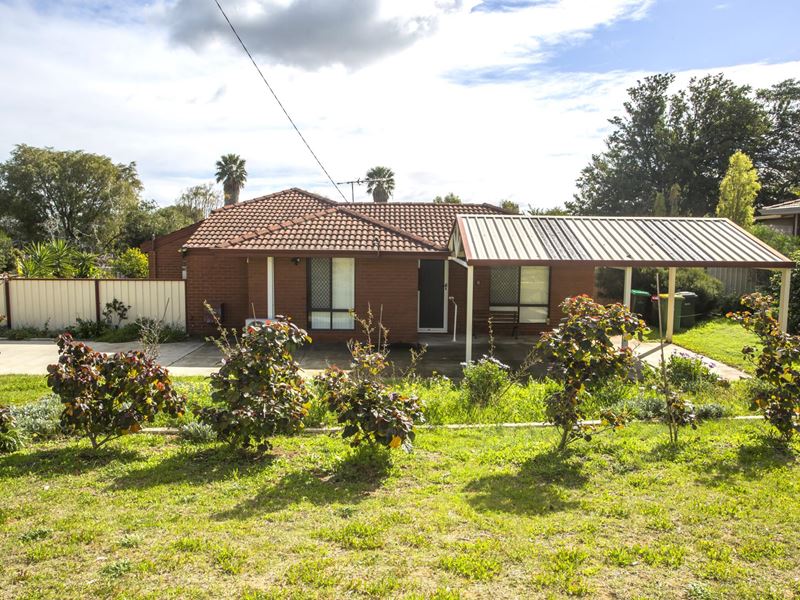 18 Corring Way, Parmelia WA 6167