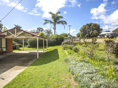 18 Corring Way, Parmelia WA 6167