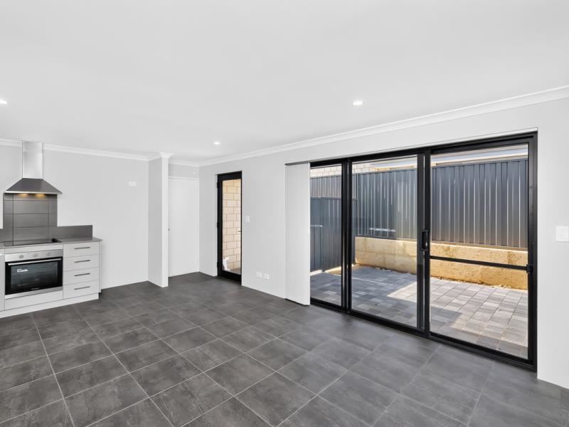 27A Magnolia Way, Lakelands WA 6180