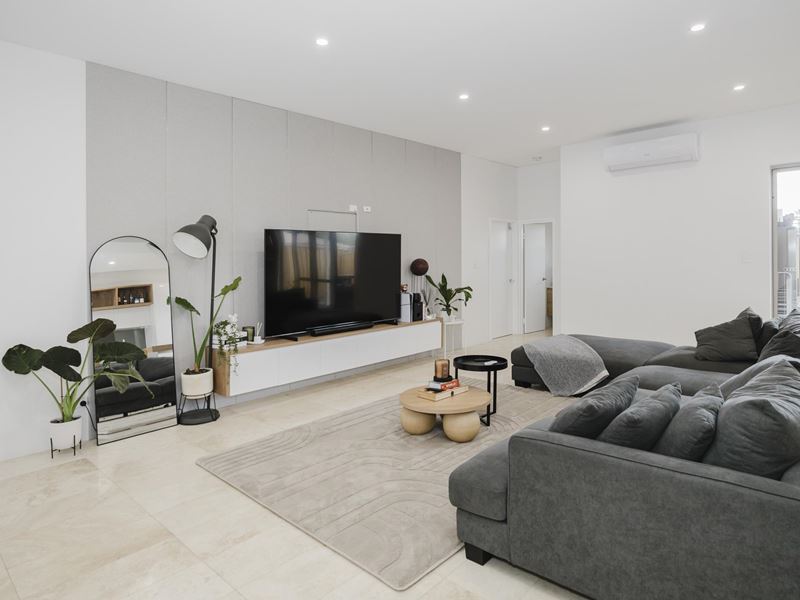 18A Jaeger Square, Ballajura WA 6066