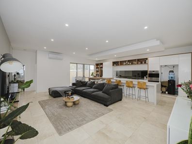 18A Jaeger Square, Ballajura WA 6066