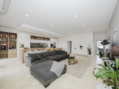 18A Jaeger Square, Ballajura WA 6066