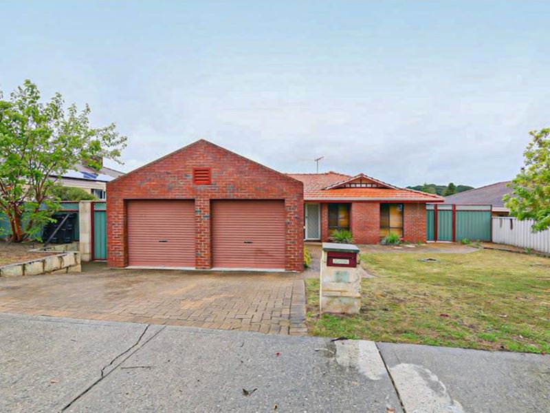 72 Winthrop Drive, Winthrop WA 6150