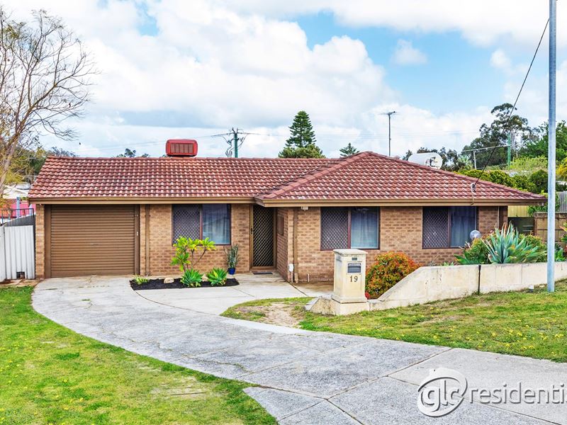 19 Tinaroo Court, South Lake