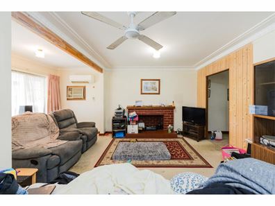 13 Crawford Road, Orelia WA 6167