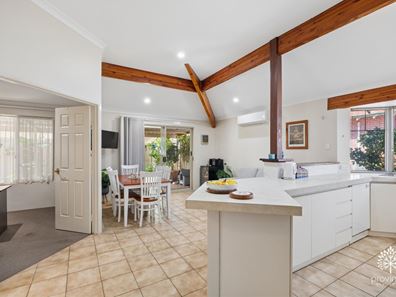 1/21 Central Road, Kalamunda WA 6076
