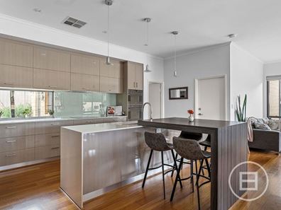 14 Felstead Crescent, Hamersley WA 6022