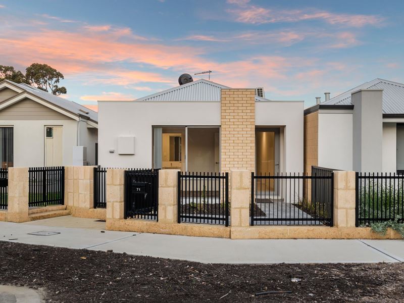 71 Lakewood Parkway, Coodanup WA 6210