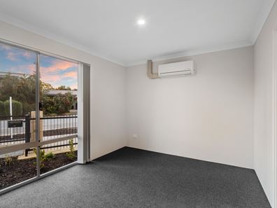 71 Lakewood Parkway, Coodanup WA 6210