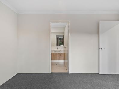 71 Lakewood Parkway, Coodanup WA 6210