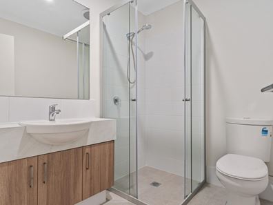 71 Lakewood Parkway, Coodanup WA 6210