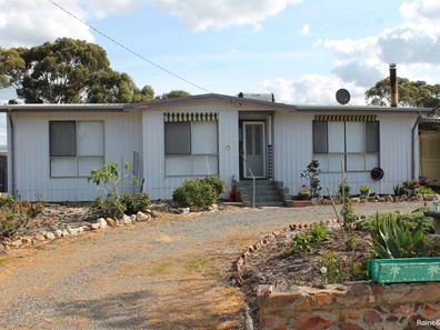 5 Armstrong Street, Cranbrook WA 6321
