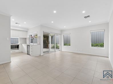 14 C  Fourth Avenue , Bassendean WA 6054