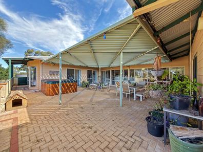 229 Padbury Road, Bookara WA 6525