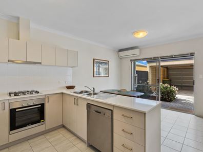7 Quendamia Lane, Mandurah WA 6210