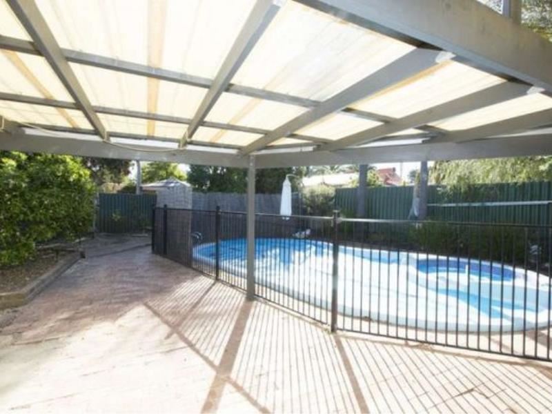 12 Waterside Place, South Lake WA 6164