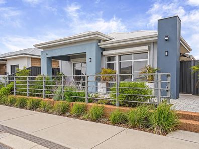 15 Banyoles Circuit, Champion Lakes WA 6111