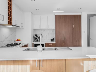 6 Gemini Way, Madeley WA 6065