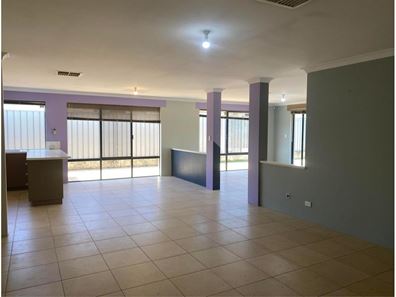 2 Doniford Way, Leda WA 6170