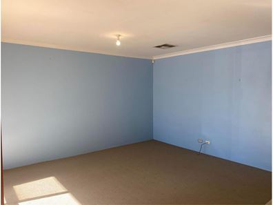 2 Doniford Way, Leda WA 6170