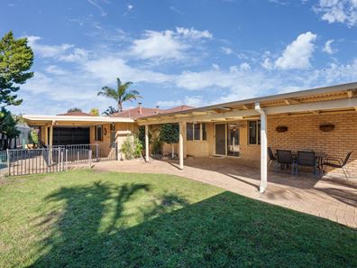 72 Westhaven Drive, Woodvale WA 6026