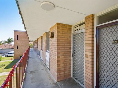 15/221 Clontarf Road, Hamilton Hill WA 6163