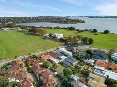 63 Dunkley Avenue, Applecross WA 6153