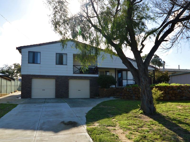 10 Andante Street, Falcon