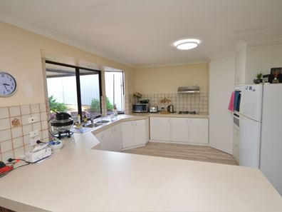 10 Andante Street, Falcon WA 6210