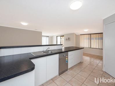 61 Templetonia Promenade, Halls Head WA 6210