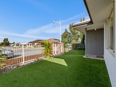 16 Cuddlepie Turn, Banksia Grove WA 6031