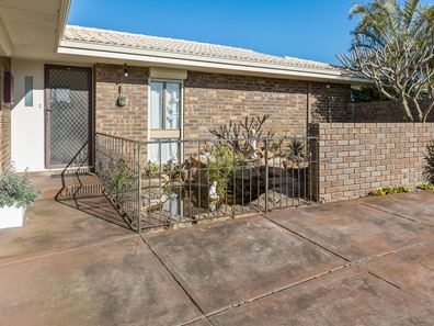 16 Charnley Close, Gosnells WA 6110