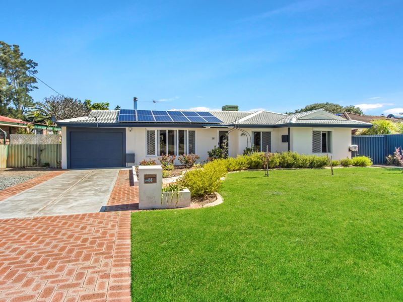 14 Haselmere Circus, Rockingham