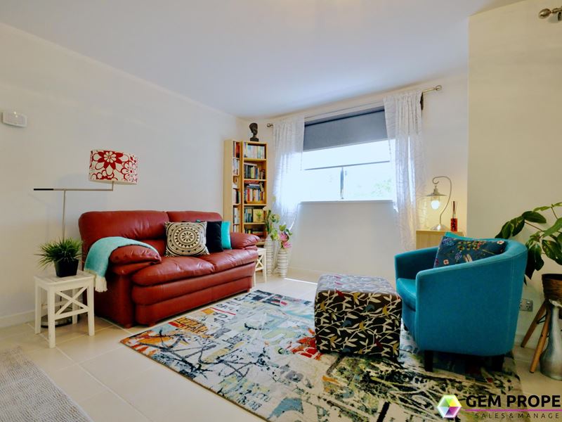 9/14 Canham Way, Orelia