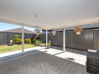 24 Langdon Loop, Caversham WA 6055