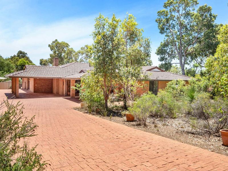 49 Warlingham Drive, Lesmurdie