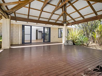 16 Sutcliffe Road, Waggrakine WA 6530