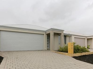 10B Terracina Parkway, Piara Waters WA 6112
