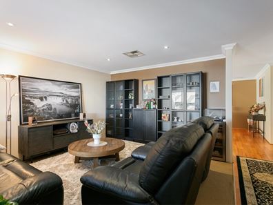 28 Stainsby  Turn, Canning Vale WA 6155